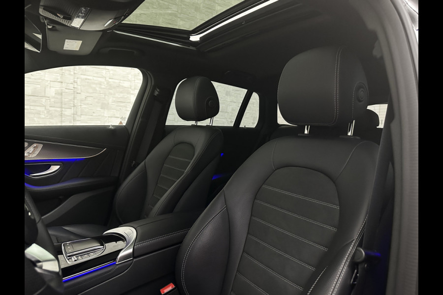 Mercedes-Benz EQC 400 4MATIC AMG-Line 80 kWh | 360 Camera | Distronic + | Schuifdak | Burmester | Keyless-Go | Trekhaak | Memory | Carbon | Zwarte Sierlijsten | Sfeerverlichting | Carplay | Getint Glas | Widescreen | LED | 19'' |