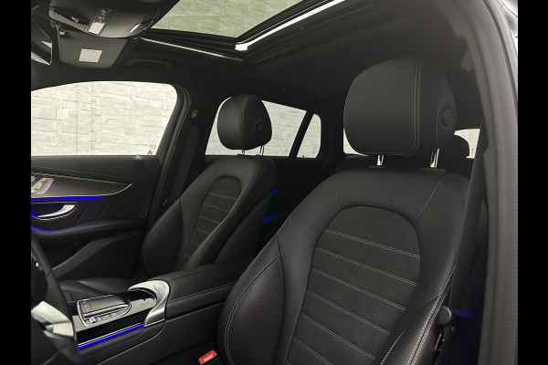 Mercedes-Benz EQC 400 4MATIC AMG-Line 80 kWh | 360 Camera | Distronic + | Schuifdak | Burmester | Keyless-Go | Trekhaak | Memory | Carbon | Zwarte Sierlijsten | Sfeerverlichting | Carplay | Getint Glas | Widescreen | LED | 19'' |