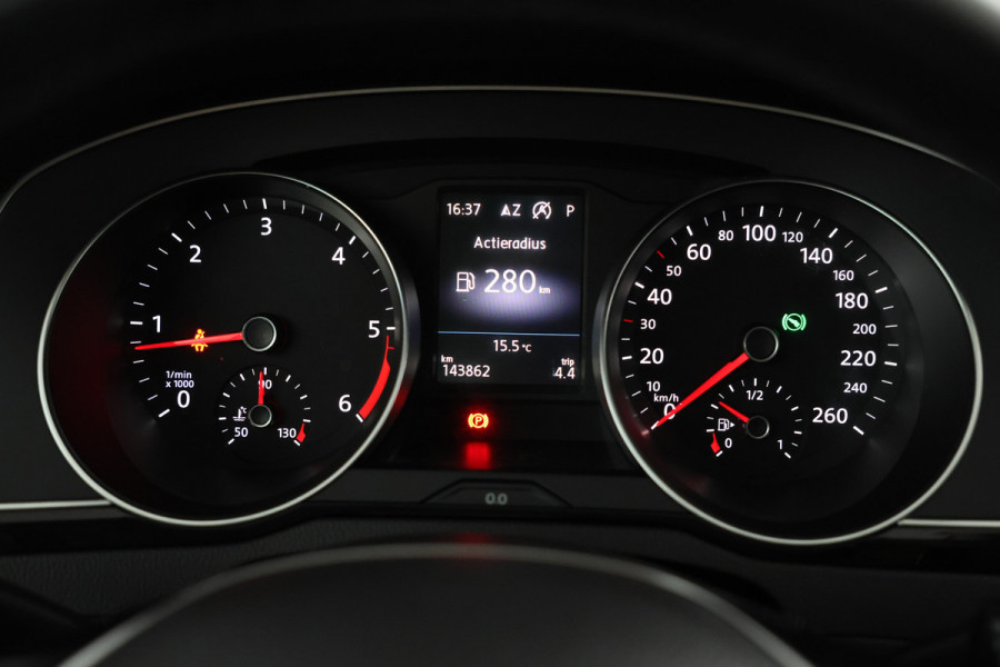 Volkswagen Passat Variant 1.6 TDI Comfortline Business Automaat, Navigatie, Climate, Trekhaak,
