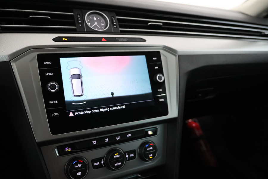 Volkswagen Passat Variant 1.6 TDI Comfortline Business Automaat, Navigatie, Climate, Trekhaak,