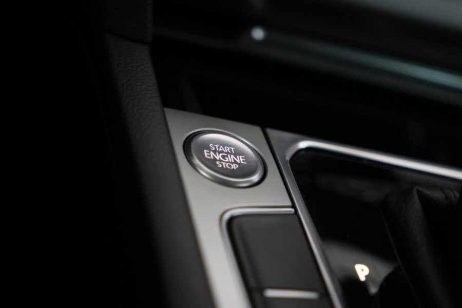 Volkswagen Passat Variant 1.6 TDI Comfortline Business Automaat, Navigatie, Climate, Trekhaak,