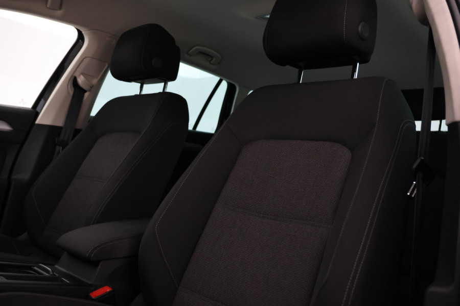 Volkswagen Passat Variant 1.6 TDI Comfortline Business Automaat, Navigatie, Climate, Trekhaak,