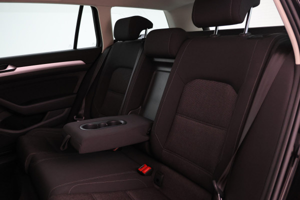 Volkswagen Passat Variant 1.6 TDI Comfortline Business Automaat, Navigatie, Climate, Trekhaak,