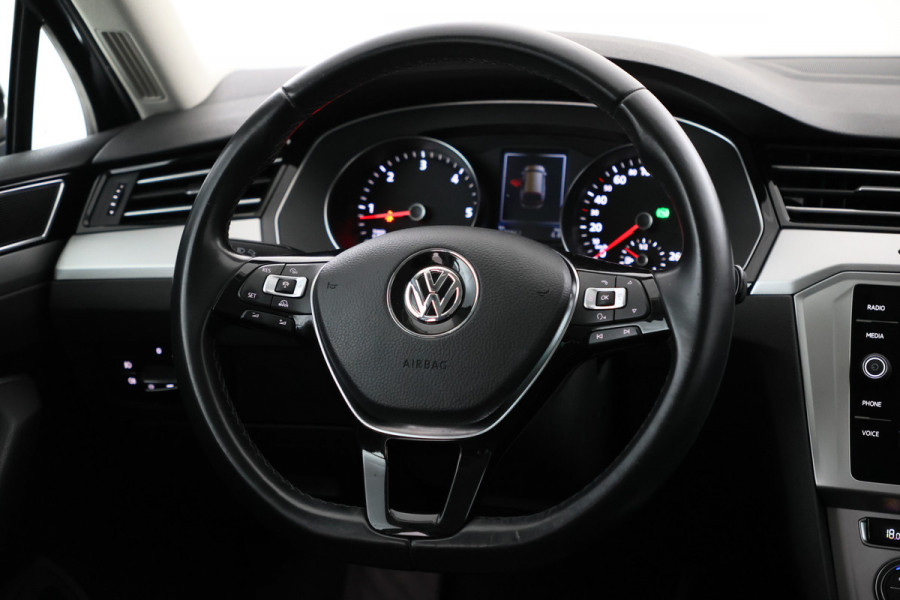 Volkswagen Passat Variant 1.6 TDI Comfortline Business Automaat, Navigatie, Climate, Trekhaak,