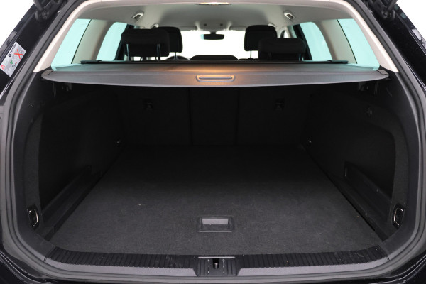 Volkswagen Passat Variant 1.6 TDI Comfortline Business Automaat, Navigatie, Climate, Trekhaak,