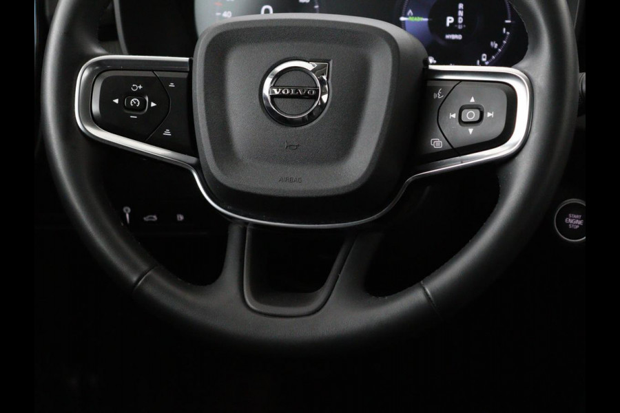 Volvo XC40 1.5 T4 Recharge Inscription | Trekhaak | Apple Carplay | Cruise Control Adaptief | Grootlichtassistent | keyless entry | DAB | LMV 19