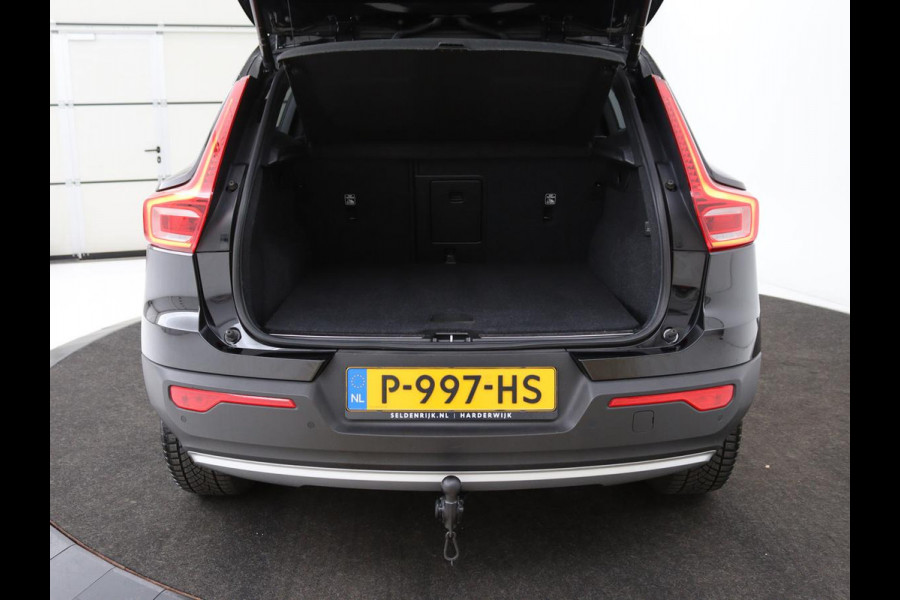 Volvo XC40 1.5 T4 Recharge Inscription | Trekhaak | Apple Carplay | Cruise Control Adaptief | Grootlichtassistent | keyless entry | DAB | LMV 19