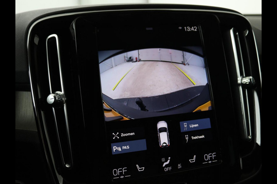 Volvo XC40 1.5 T4 Recharge Inscription | Trekhaak | Apple Carplay | Cruise Control Adaptief | Grootlichtassistent | keyless entry | DAB | LMV 19