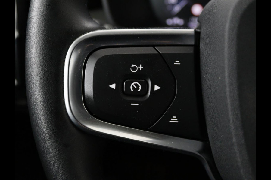Volvo XC40 1.5 T4 Recharge Inscription | Trekhaak | Apple Carplay | Cruise Control Adaptief | Grootlichtassistent | keyless entry | DAB | LMV 19