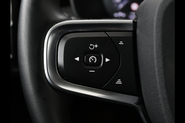 Volvo XC40 1.5 T4 Recharge Inscription | Trekhaak | Apple Carplay | Cruise Control Adaptief | Grootlichtassistent | keyless entry | DAB | LMV 19