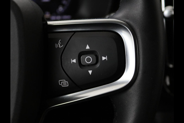 Volvo XC40 1.5 T4 Recharge Inscription | Trekhaak | Apple Carplay | Cruise Control Adaptief | Grootlichtassistent | keyless entry | DAB | LMV 19