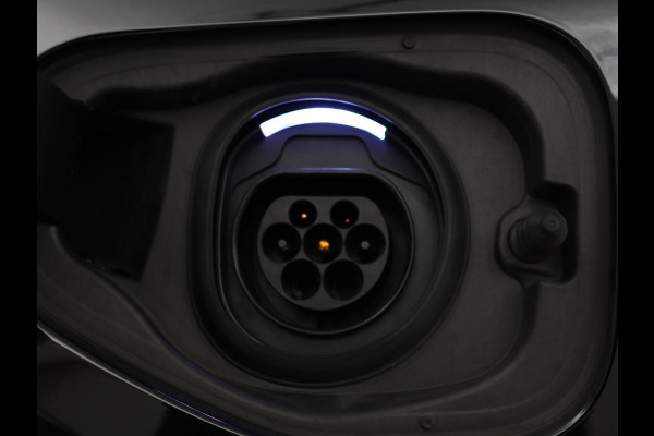 Volvo XC40 1.5 T4 Recharge Inscription | Trekhaak | Apple Carplay | Cruise Control Adaptief | Grootlichtassistent | keyless entry | DAB | LMV 19