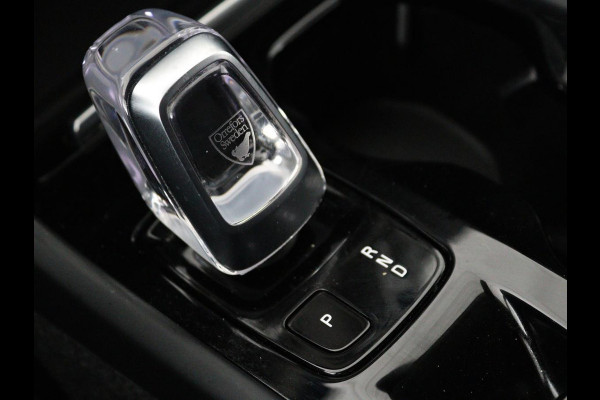 Volvo XC40 1.5 T4 Recharge Inscription | Trekhaak | Apple Carplay | Cruise Control Adaptief | Grootlichtassistent | keyless entry | DAB | LMV 19
