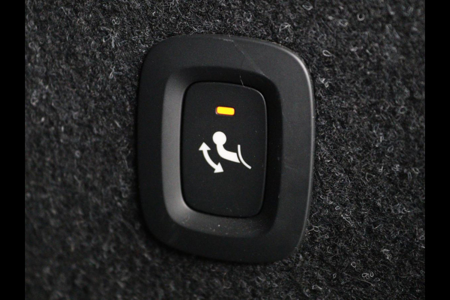 Volvo XC40 1.5 T4 Recharge Inscription | Trekhaak | Apple Carplay | Cruise Control Adaptief | Grootlichtassistent | keyless entry | DAB | LMV 19