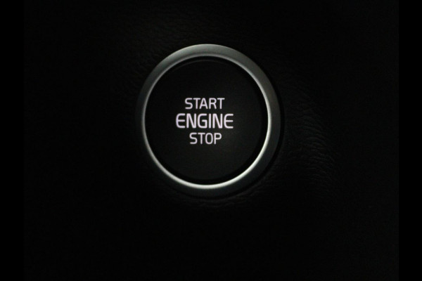 Volvo XC40 1.5 T4 Recharge Inscription | Trekhaak | Apple Carplay | Cruise Control Adaptief | Grootlichtassistent | keyless entry | DAB | LMV 19