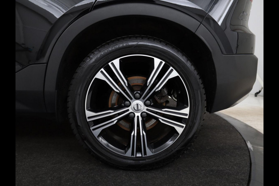 Volvo XC40 1.5 T4 Recharge Inscription | Trekhaak | Apple Carplay | Cruise Control Adaptief | Grootlichtassistent | keyless entry | DAB | LMV 19