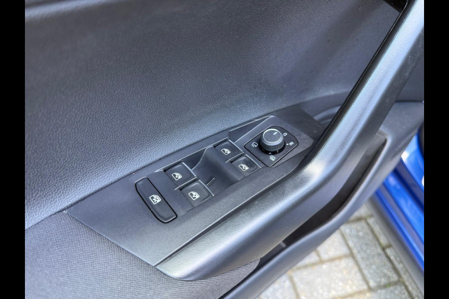Volkswagen Polo 1.0 TSI R-Line Business - Automaat - Navi - Panoramadak - Virt.Cockpit - Climate