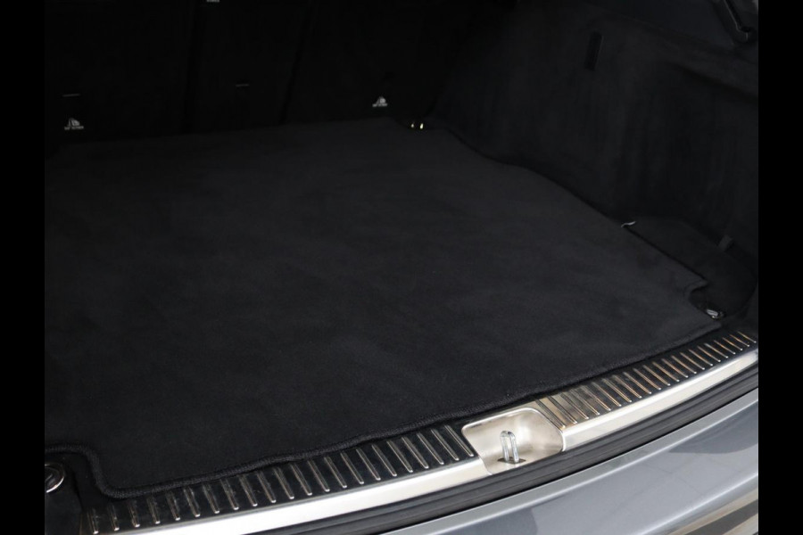 Mercedes-Benz C-Klasse Estate 200 d Business Solution AMG | Trekhaak | AMG-styling | Achteruitrijcamera | Navi | Cruise Control | Stoelverwarming | LMV 18