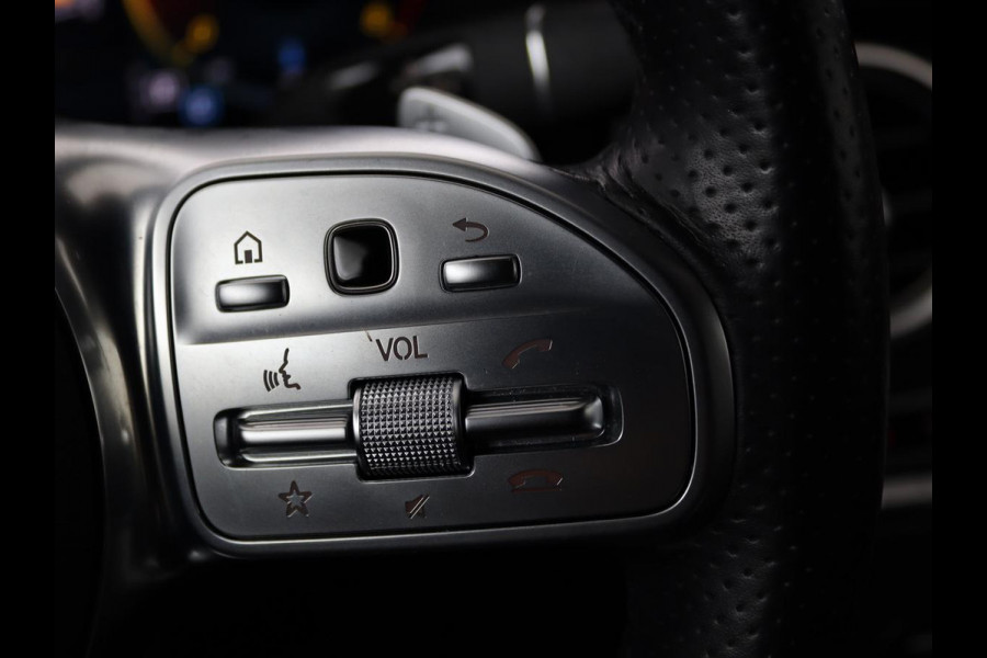 Mercedes-Benz C-Klasse Estate 200 d Business Solution AMG | Trekhaak | AMG-styling | Achteruitrijcamera | Navi | Cruise Control | Stoelverwarming | LMV 18