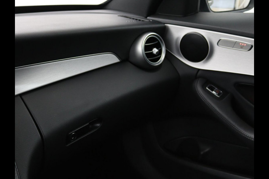 Mercedes-Benz C-Klasse Estate 200 d Business Solution AMG | Trekhaak | AMG-styling | Achteruitrijcamera | Navi | Cruise Control | Stoelverwarming | LMV 18