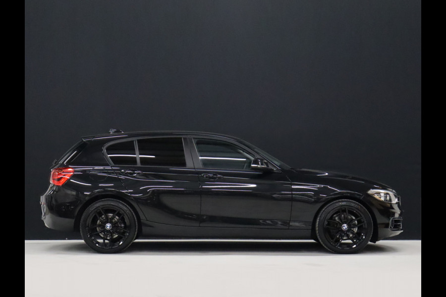 BMW 1-serie 118i Sport Line [CRUISE CONTROL, CLIMATE CONTROL, HALF LEDER, BMW LED KOPLAMPEN, PDC ACHTER, BLUETOOTH TELEFOONVERBINDING, NAVIGATIE, NIEUWSTAAT]