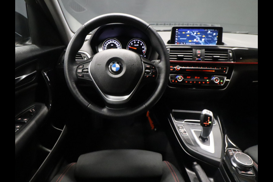 BMW 1-serie 118i Sport Line [CRUISE CONTROL, CLIMATE CONTROL, HALF LEDER, BMW LED KOPLAMPEN, PDC ACHTER, BLUETOOTH TELEFOONVERBINDING, NAVIGATIE, NIEUWSTAAT]