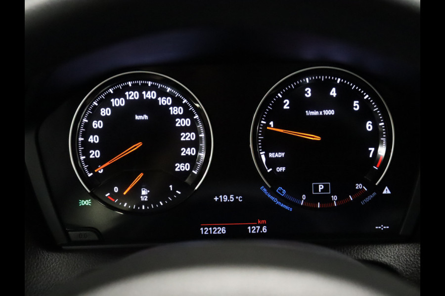 BMW 1-serie 118i Sport Line [CRUISE CONTROL, CLIMATE CONTROL, HALF LEDER, BMW LED KOPLAMPEN, PDC ACHTER, BLUETOOTH TELEFOONVERBINDING, NAVIGATIE, NIEUWSTAAT]