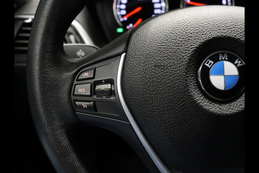 BMW 1-serie 118i Sport Line [CRUISE CONTROL, CLIMATE CONTROL, HALF LEDER, BMW LED KOPLAMPEN, PDC ACHTER, BLUETOOTH TELEFOONVERBINDING, NAVIGATIE, NIEUWSTAAT]