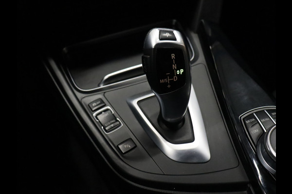 BMW 4 Serie Gran Coupé 420i High Executive [CARPLAY, PDC V+A, ELEK.. ACHTERKLEP, HARMAN KARDON AUDIOINSTALLATIE, STUUR EN STOELVERWARMING,  TREKHAAK, VOL LEDER, NAVIGATIE, NIEUWSTAAT]