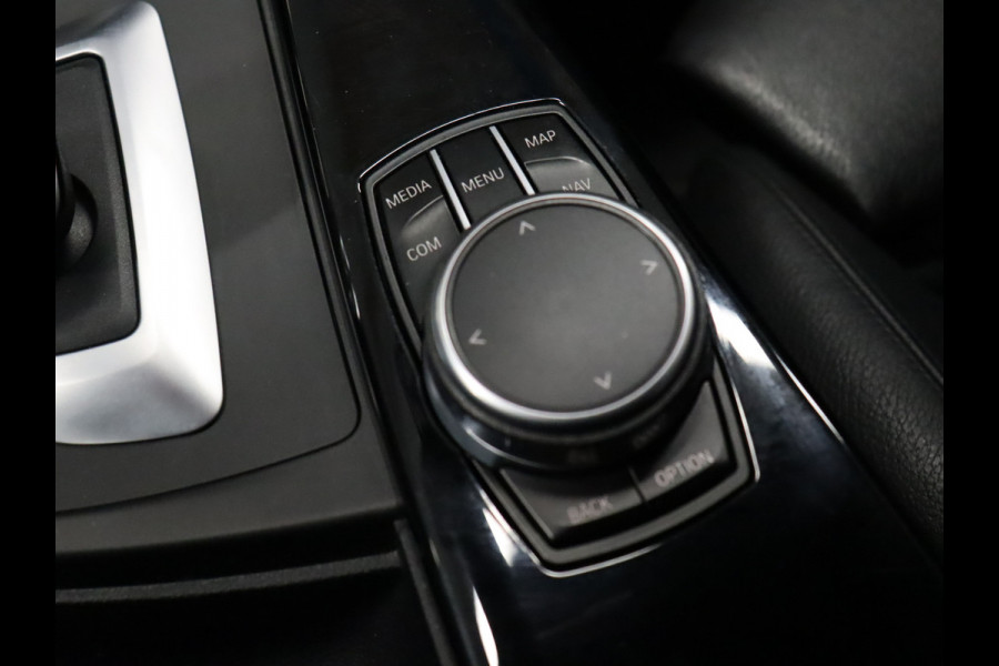 BMW 4 Serie Gran Coupé 420i High Executive [CARPLAY, PDC V+A, ELEK.. ACHTERKLEP, HARMAN KARDON AUDIOINSTALLATIE, STUUR EN STOELVERWARMING,  TREKHAAK, VOL LEDER, NAVIGATIE, NIEUWSTAAT]