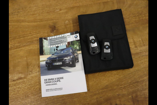BMW 4 Serie Gran Coupé 420i High Executive [CARPLAY, PDC V+A, ELEK.. ACHTERKLEP, HARMAN KARDON AUDIOINSTALLATIE, STUUR EN STOELVERWARMING,  TREKHAAK, VOL LEDER, NAVIGATIE, NIEUWSTAAT]