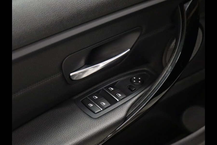 BMW 4 Serie Gran Coupé 420i High Executive [CARPLAY, PDC V+A, ELEK.. ACHTERKLEP, HARMAN KARDON AUDIOINSTALLATIE, STUUR EN STOELVERWARMING,  TREKHAAK, VOL LEDER, NAVIGATIE, NIEUWSTAAT]