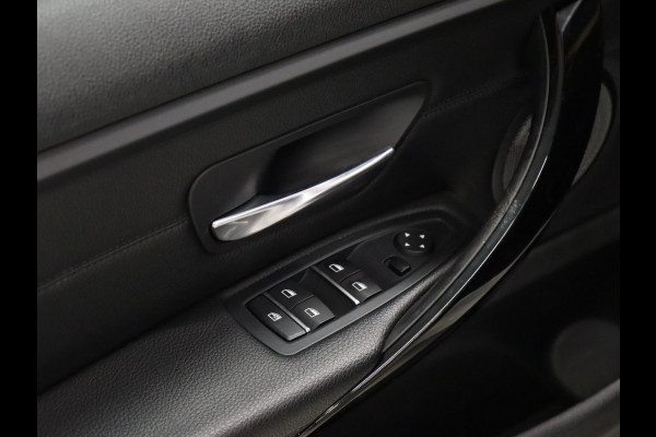 BMW 4 Serie Gran Coupé 420i High Executive [CARPLAY, PDC V+A, ELEK.. ACHTERKLEP, HARMAN KARDON AUDIOINSTALLATIE, STUUR EN STOELVERWARMING,  TREKHAAK, VOL LEDER, NAVIGATIE, NIEUWSTAAT]