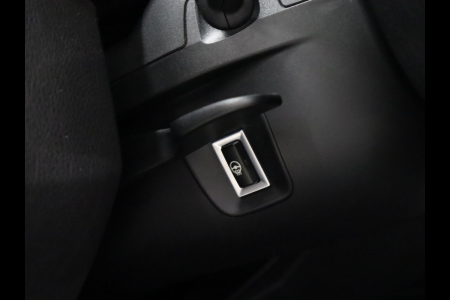 BMW 4 Serie Gran Coupé 420i High Executive [CARPLAY, PDC V+A, ELEK.. ACHTERKLEP, HARMAN KARDON AUDIOINSTALLATIE, STUUR EN STOELVERWARMING,  TREKHAAK, VOL LEDER, NAVIGATIE, NIEUWSTAAT]