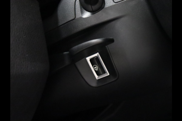 BMW 4 Serie Gran Coupé 420i High Executive [CARPLAY, PDC V+A, ELEK.. ACHTERKLEP, HARMAN KARDON AUDIOINSTALLATIE, STUUR EN STOELVERWARMING,  TREKHAAK, VOL LEDER, NAVIGATIE, NIEUWSTAAT]