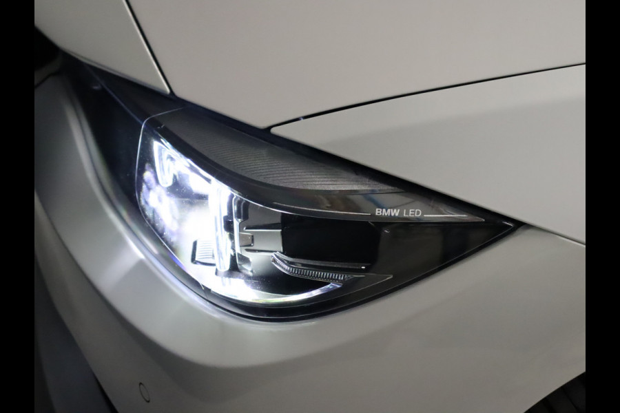 BMW 4 Serie Gran Coupé 420i High Executive [CARPLAY, PDC V+A, ELEK.. ACHTERKLEP, HARMAN KARDON AUDIOINSTALLATIE, STUUR EN STOELVERWARMING,  TREKHAAK, VOL LEDER, NAVIGATIE, NIEUWSTAAT]
