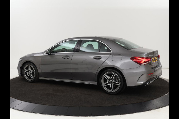 Mercedes-Benz A-Klasse 180 d Business Solution AMG | Panoramadak | AMG Line | Stoelverwarming | Apple Carplay | Achteruitrijcamera | Full LED | Navigatie | Cruise Control | LMV 18