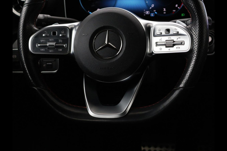 Mercedes-Benz A-Klasse 180 d Business Solution AMG | Panoramadak | AMG Line | Stoelverwarming | Apple Carplay | Achteruitrijcamera | Full LED | Navigatie | Cruise Control | LMV 18