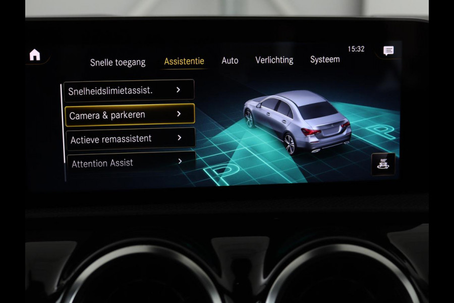 Mercedes-Benz A-Klasse 180 d Business Solution AMG | Panoramadak | AMG Line | Stoelverwarming | Apple Carplay | Achteruitrijcamera | Full LED | Navigatie | Cruise Control | LMV 18