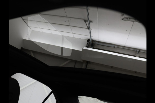 Mercedes-Benz A-Klasse 180 d Business Solution AMG | Panoramadak | AMG Line | Stoelverwarming | Apple Carplay | Achteruitrijcamera | Full LED | Navigatie | Cruise Control | LMV 18