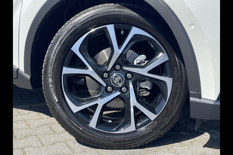 Toyota C-HR 2.0 Hybrid Team D | CarPlay | Parelmoer | Camera | ACC | LED | DAB+ | Keyless | 18 inch