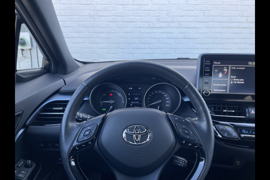 Toyota C-HR 2.0 Hybrid Team D | CarPlay | Parelmoer | Camera | ACC | LED | DAB+ | Keyless | 18 inch