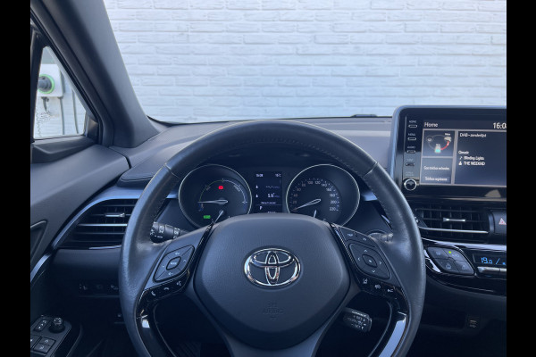 Toyota C-HR 2.0 Hybrid Team D | CarPlay | Parelmoer | Camera | ACC | LED | DAB+ | Keyless | 18 inch