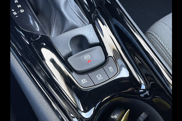 Toyota C-HR 2.0 Hybrid Team D | CarPlay | Parelmoer | Camera | ACC | LED | DAB+ | Keyless | 18 inch