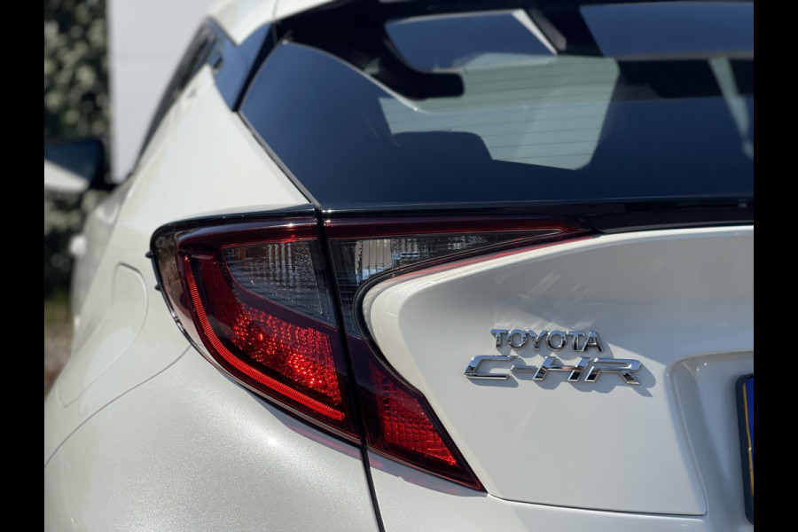 Toyota C-HR 2.0 Hybrid Team D | CarPlay | Parelmoer | Camera | ACC | LED | DAB+ | Keyless | 18 inch