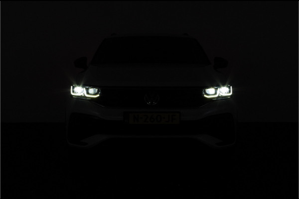 Volkswagen Tiguan 1.5 TSI R-Line > IQ.Light/trekhaak/20 inch Suzuka/Black Style Design-pakket...