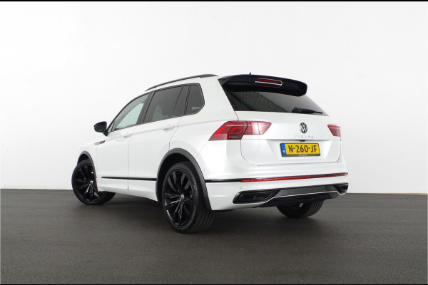 Volkswagen Tiguan 1.5 TSI R-Line > IQ.Light/trekhaak/20 inch Suzuka/Black Style Design-pakket...