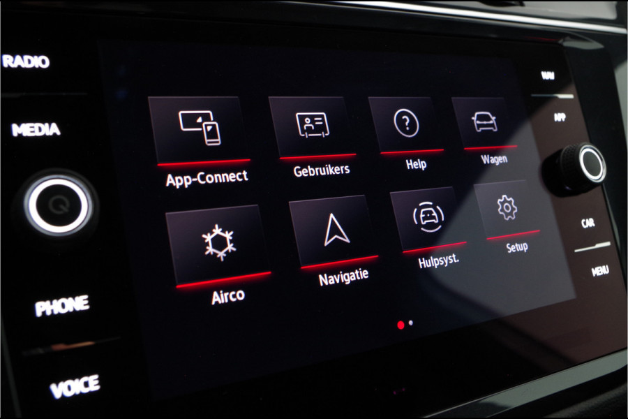 Volkswagen Tiguan 1.5 TSI R-Line > IQ.Light/trekhaak/20 inch Suzuka/Black Style Design-pakket...