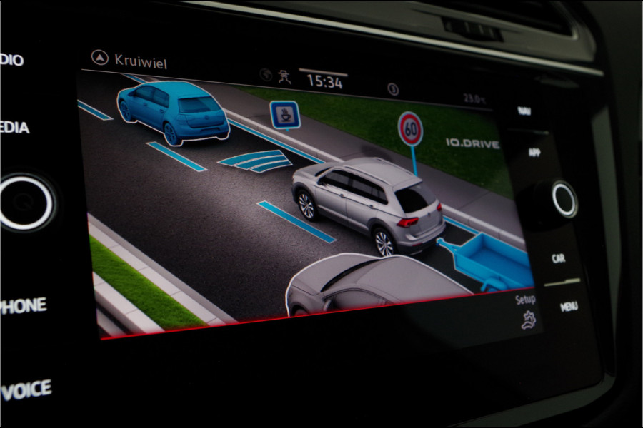 Volkswagen Tiguan 1.5 TSI R-Line > IQ.Light/trekhaak/20 inch Suzuka/Black Style Design-pakket...