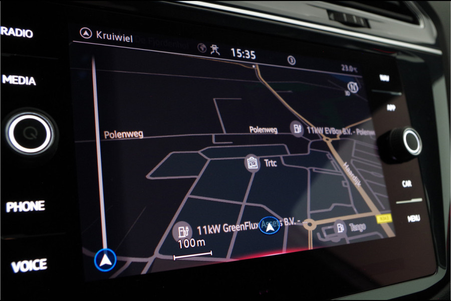 Volkswagen Tiguan 1.5 TSI R-Line > IQ.Light/trekhaak/20 inch Suzuka/Black Style Design-pakket...